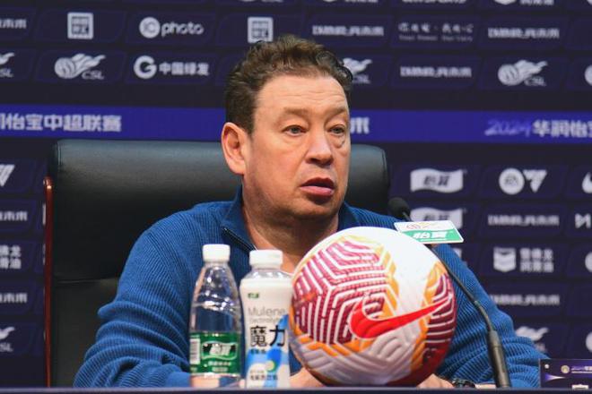  足球報(bào)：斯盧茨基平衡亞冠中超，已達(dá)最佳結(jié)果之半。