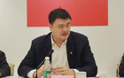  新任命，他接替姚明。