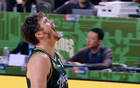  爆冷勝！換帥立竿見影，止三連敗。CBA焦點戰(zhàn)，楊瀚森陷低谷，短板顯露。