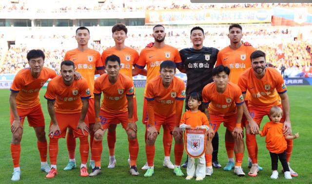  泰山隊(duì)勝梅州，2-1！崔康熙謝球迷，澤卡進(jìn)球后安排揭曉。