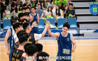  《主場啟戰(zhàn)》3V3對(duì)抗賽，翟曉川領(lǐng)銜CBA前輩隊(duì)挑戰(zhàn)“籃”界。