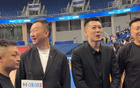  青島勝遼寧，賽后楊劉互贊，球員無(wú)顯興奮。
