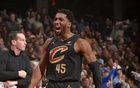  NBA：騎士14連勝，米切爾37分7三分，大勝公牛創(chuàng)歷史。