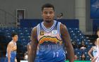  皮特森關(guān)鍵時刻2+1制勝，青島雙星40分，失誤9次仍勝！