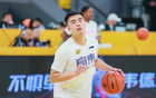  張文逸瘋狂打鐵，16投2中加4失誤，三分成唯一亮點。