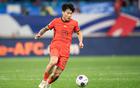 國足核心！謝文能對日進(jìn)球，23歲首秀7戰(zhàn)1球。