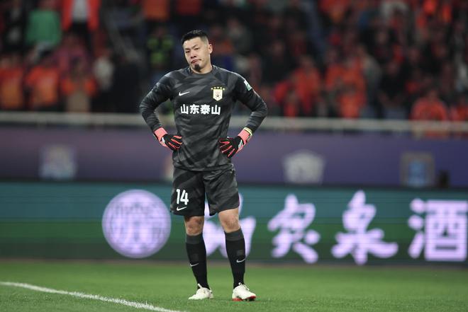  連勝7場，亞冠王大雷黃油手頻現(xiàn)，是否繼續(xù)首發(fā)？