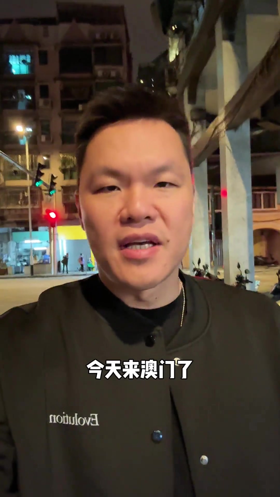  朱芳雨：兄弟們，光顧著吃螃蟹，酒都沒喝完，還是退了吧