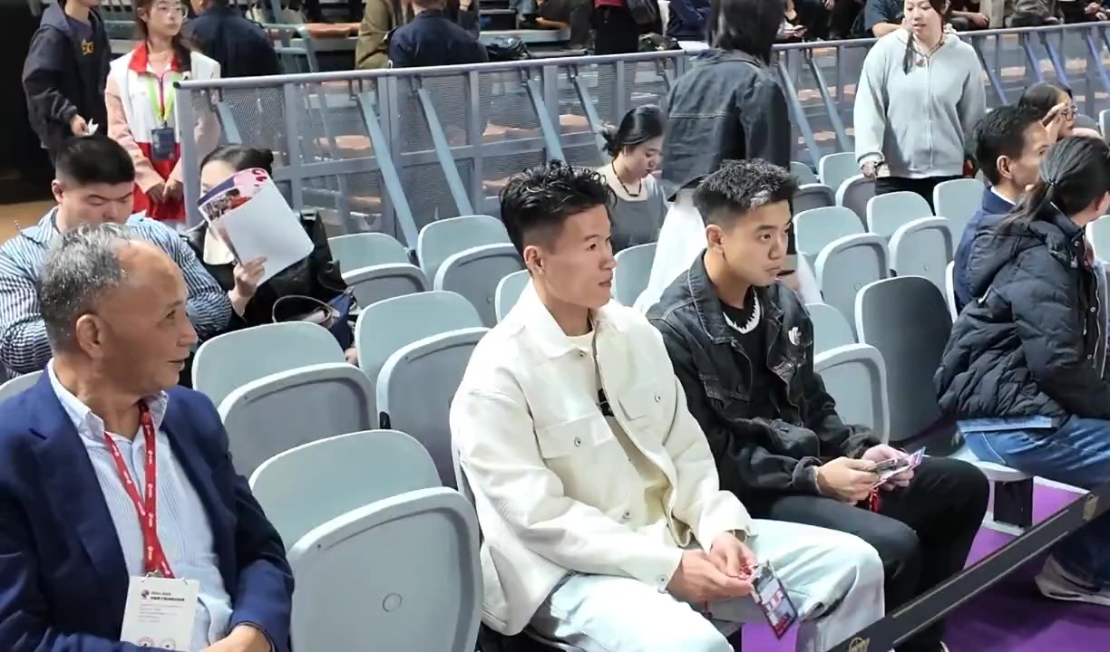  北漂廣東仔，林良銘現(xiàn)場觀戰(zhàn)CBA龍獅vs北京
