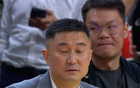  杜鋒賽后表情悲痛，直接向球迷傾訴，與楊鳴差距明顯。