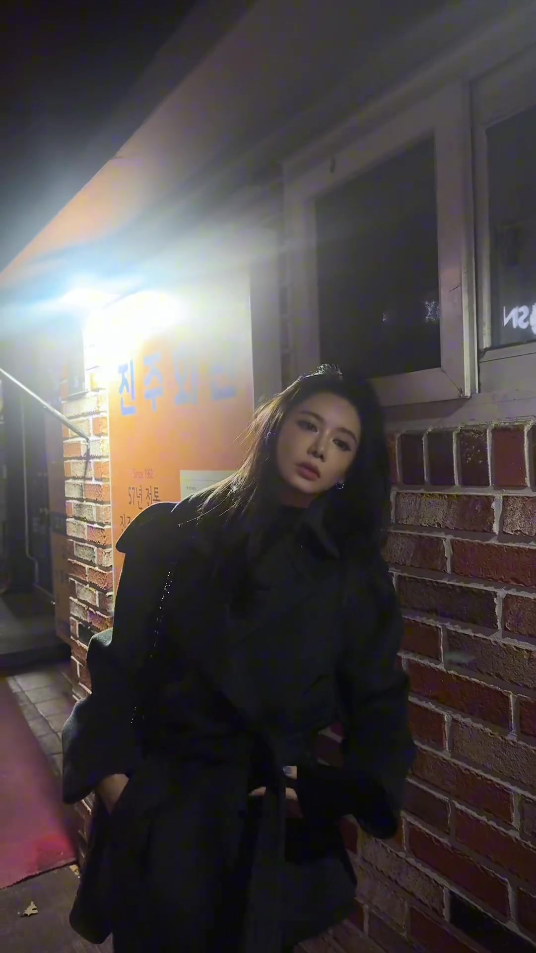  太有趕腳了！美娜穿黑絲了：弟弟不白看 弟弟祝姐姐越來越好~